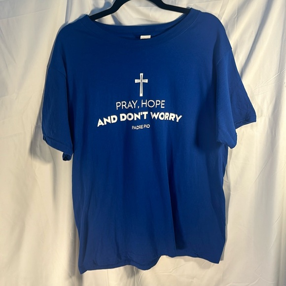 🖤 5/$30 🖤 BLUE T-SHIRT “PRAY, HOPE AND DON’T WORRY Padre Pio Great Shape Religon - Picture 1 of 12